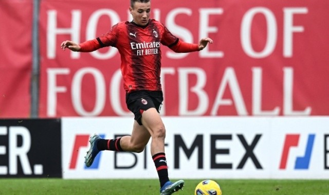 开云体育-迪马：米兰希望卡马达归队并接管他的肩伤治疗，但莱切不想放他走