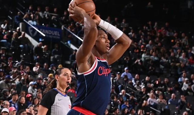 开云体育-近段时间进攻效率下滑，快船后场大闸这方面的表现有些令人担心？